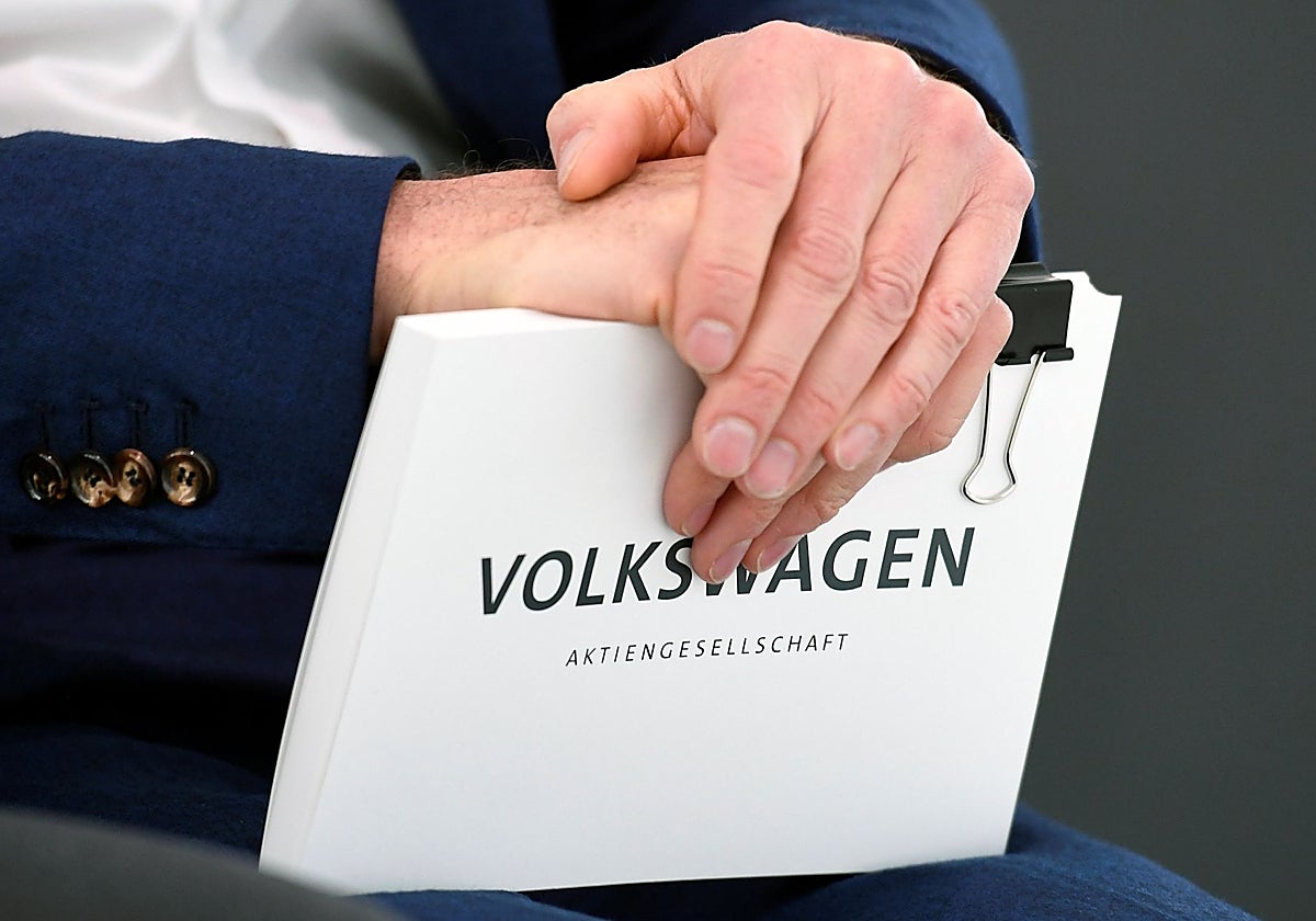 The hands of Volkswagen Group CEO, Oliver Blume