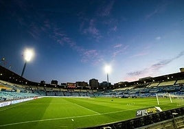 La antigua Romareda, antes de un partido de liga.