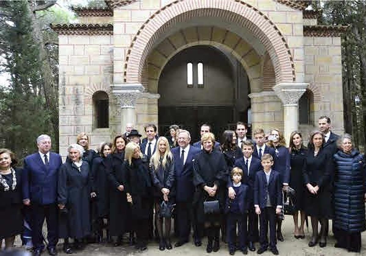 Acto en el cementerio real del palacio de Tatoi.