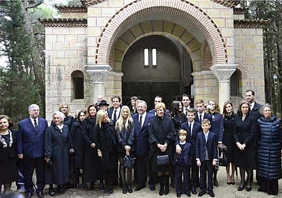 Acto en el cementerio real del palacio de Tatoi.