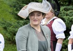 Por qué Victoria de Hohenlohe, duquesa de Medinaceli, no puede llevar la joya más valiosa de su familia: la guerra por la tiara ducal