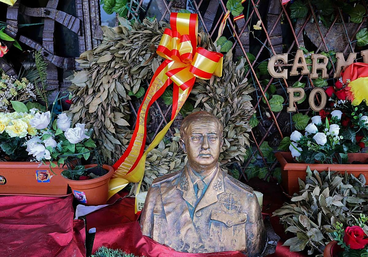 Un busto del dictador Francisco Franco.