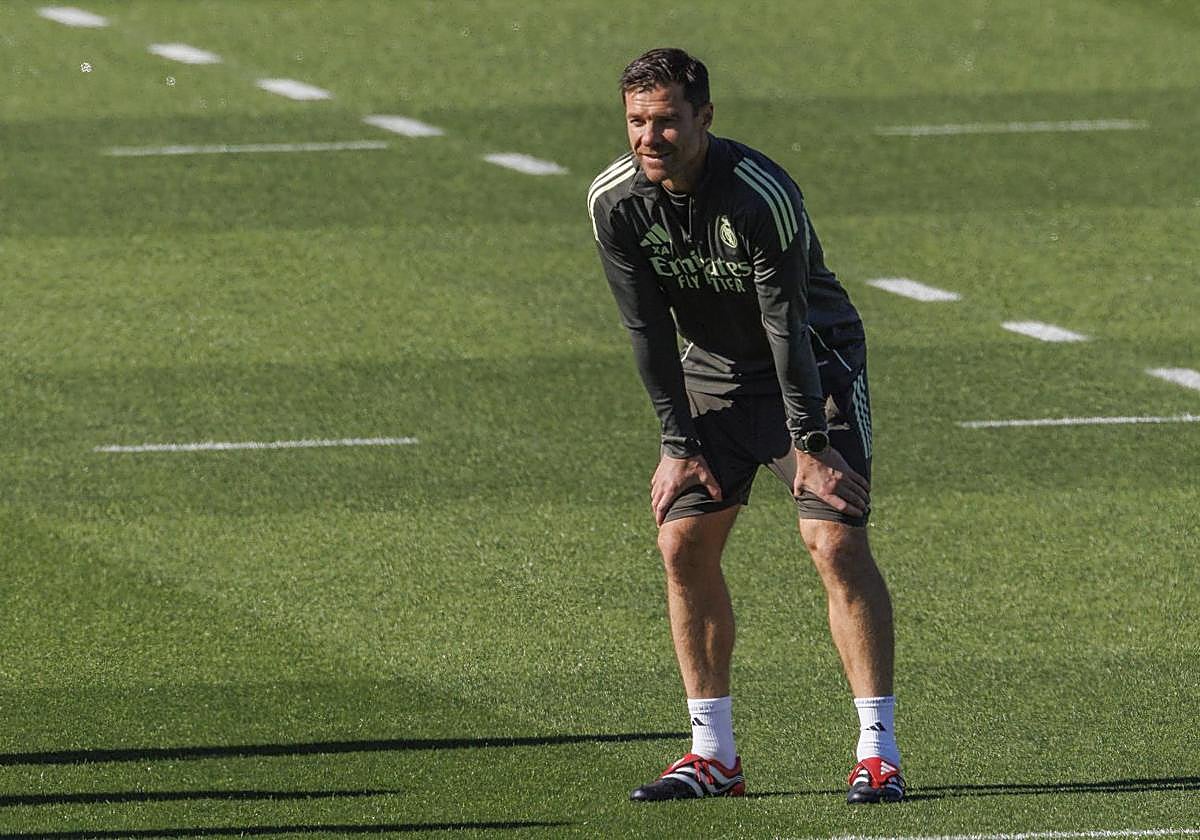Xabi Alonso during Real Madrid's training session on Monday.
