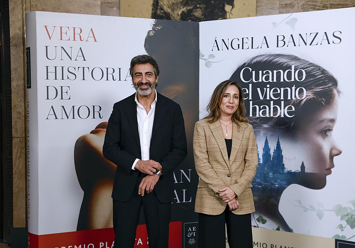 Juan del Val y Ángela Banzas, en la presentación de sus novelas, este martes en el Instituto Cervantes.