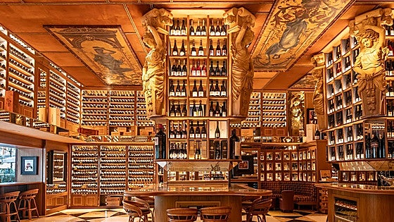 El restaurante con 3.500 vinos y club privado que ha sido elegido la mejor apertura del año