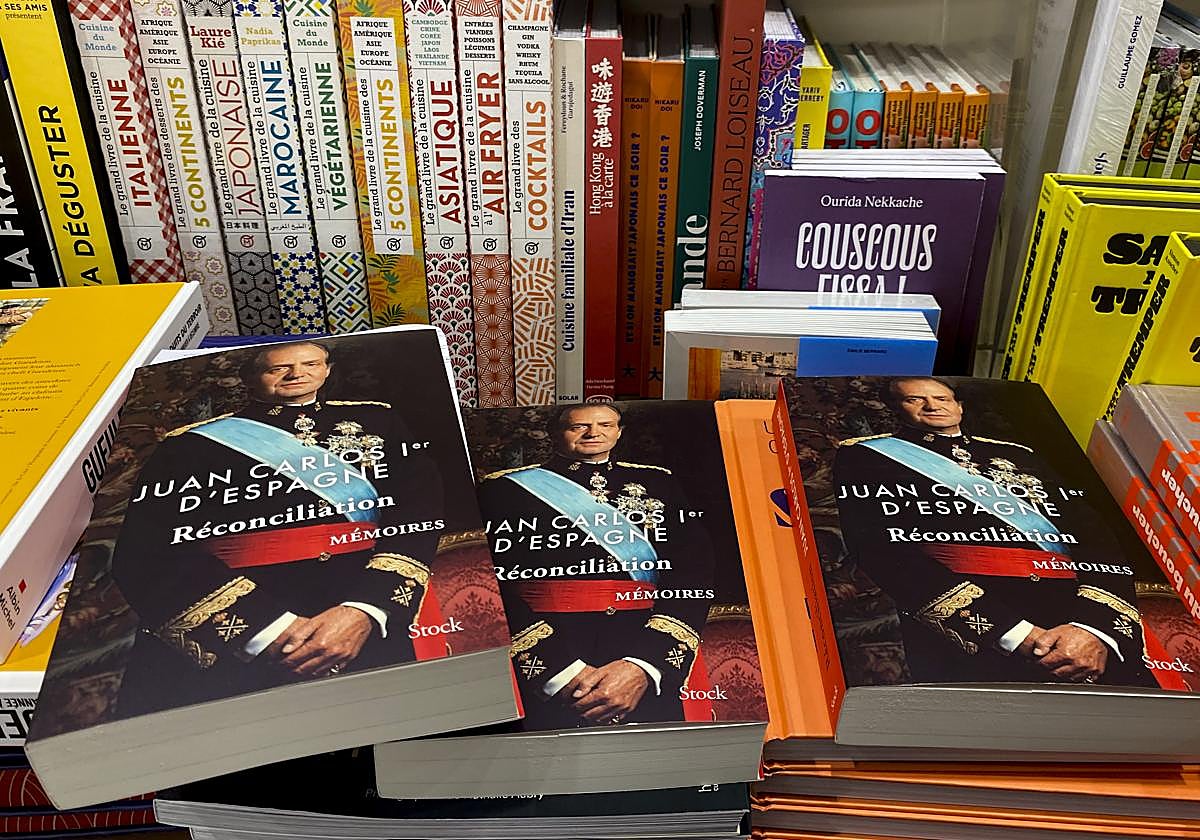 El rey emérito advierte de la «fragilidad» de la Corona: «España no es un país monárquico»