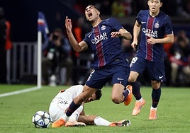 Momento en el que se produjo la escalofriante entrada de Luis Díaz a Achraf Hakimi.