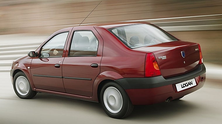 En el maletero lucía «Logan by Renault»