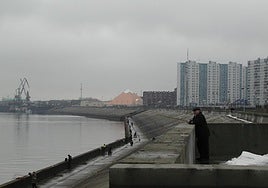 Río Obi a su paso por Nizhnevártovsk, en la región Janti-Mansiisk, Siberia.