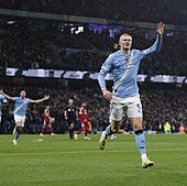 Los jugadores del City celebran el tanto de Haaland ante el Liverpool.