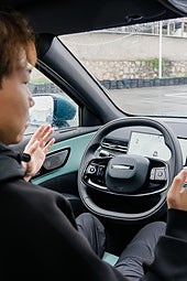 El coche del futuro ya está aquí: LEPAS L8 se aparca por ti