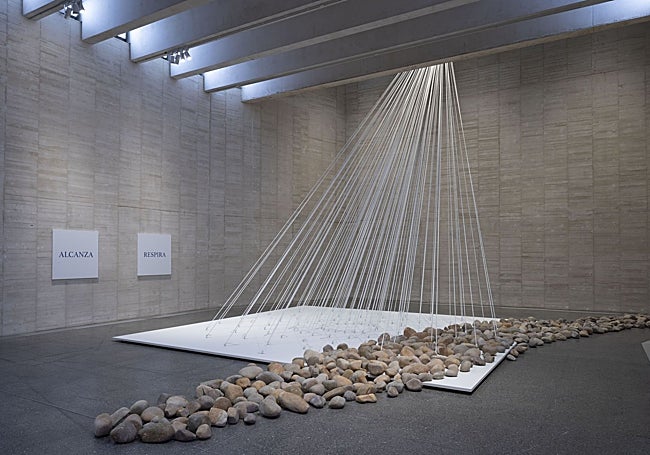 Fusión en el Musac de las instalaciones 'Rayos de la mañana' y 'Lecho de río''. /