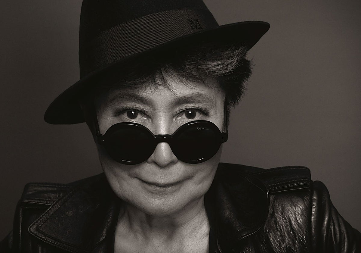 Yoko Ono en un icónica imagen de 2012.
