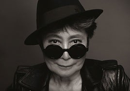Yoko Ono en un icónica imagen de 2012.
