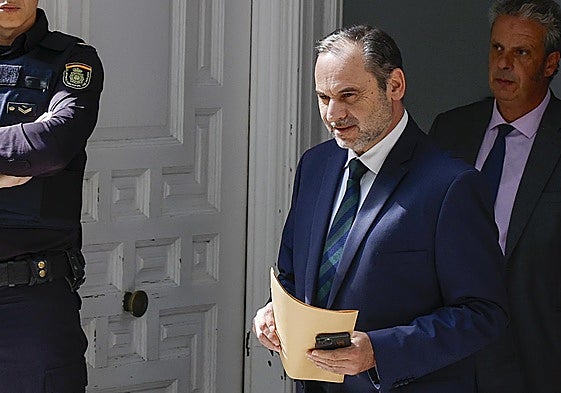 José Luis Ábalos tras declarar de forma voluntaria ante el juez instructor del Tribunal Supremo.