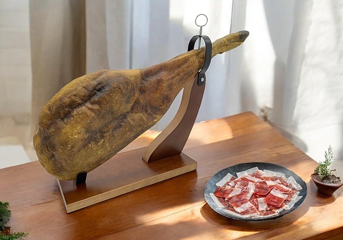 Los mejores jamoneros para cortar jamón en casa