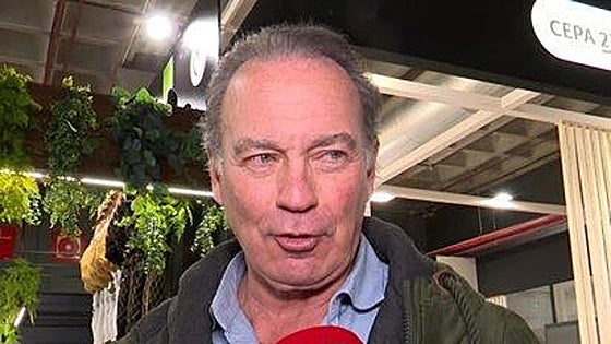 Bertín posa por sorpresa con todos sus hijos mayores junto a su exmujer, Fabiola Martínez