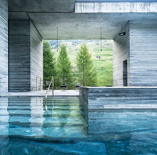 Los mejores balnearios para desconectar de la rutina: de los baños termales de Marrakech a la Laguna Azul