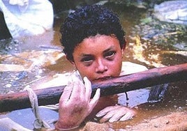 Omaira Sánchez, la niña de 13 años, se convirtió en símbolo de los 25.000 fallecidos.