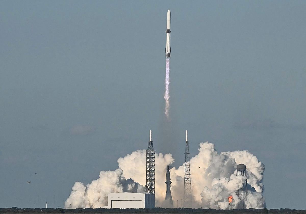Momento del despegue del New Glenn.