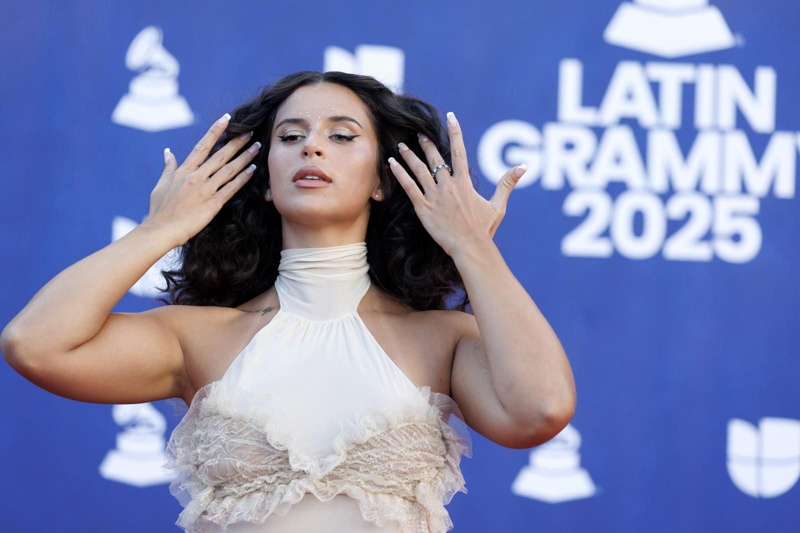 Nathy Peluso ayer durante la alfombra roja de los Latin Grammy 2025