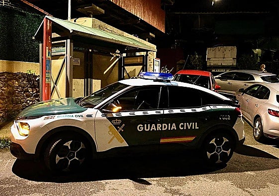 La Guardia Civil en el lugar del suceso en Aces, Candamo.