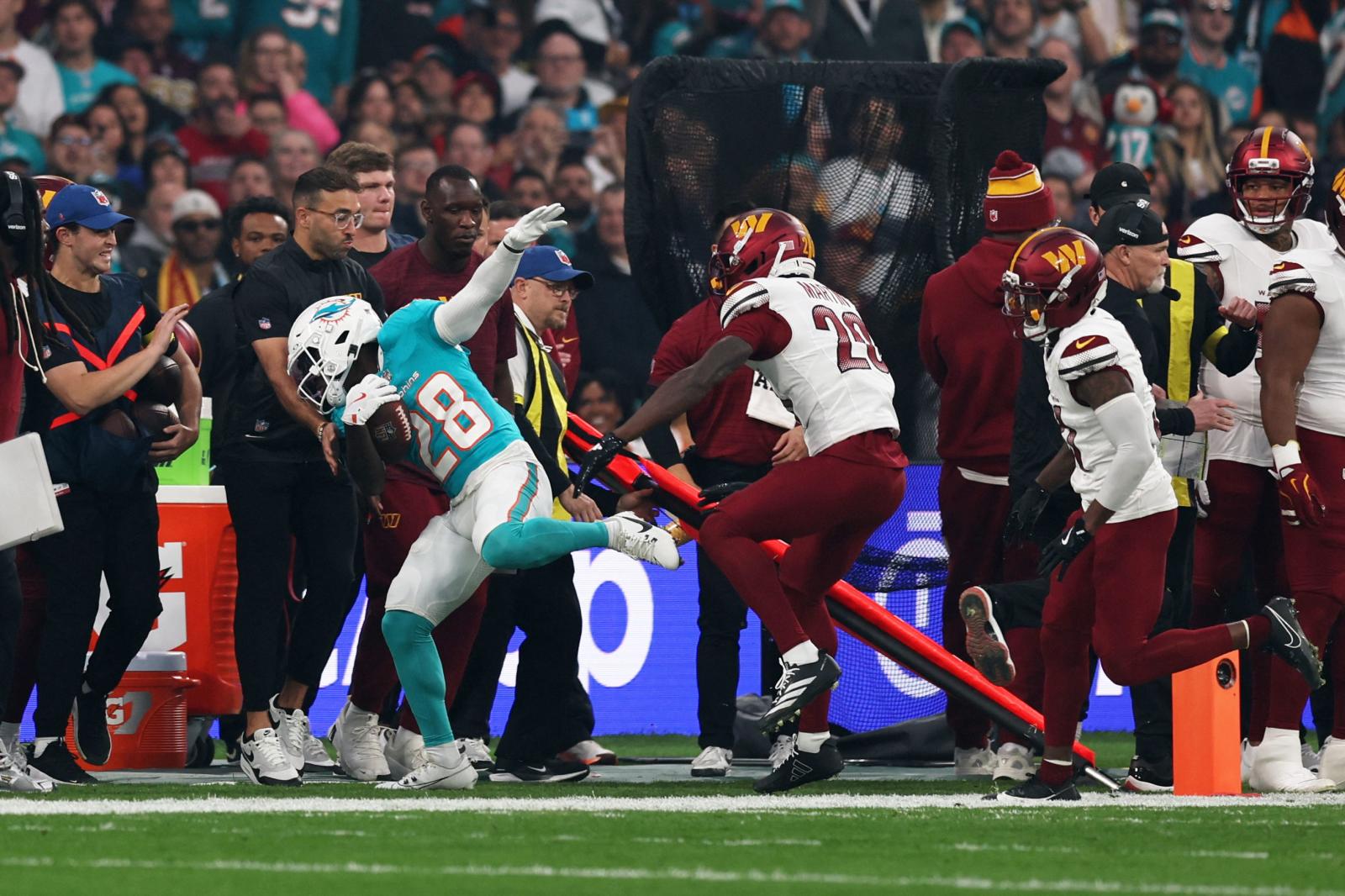 Un momento entre los Miami Dolphins y los Washington Commanders en el Santiago Bernabéu.