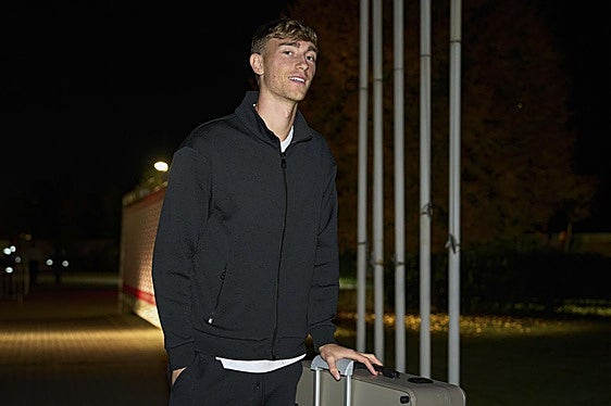 Huijsen ha sido desconvocado y regresa a Madrid.