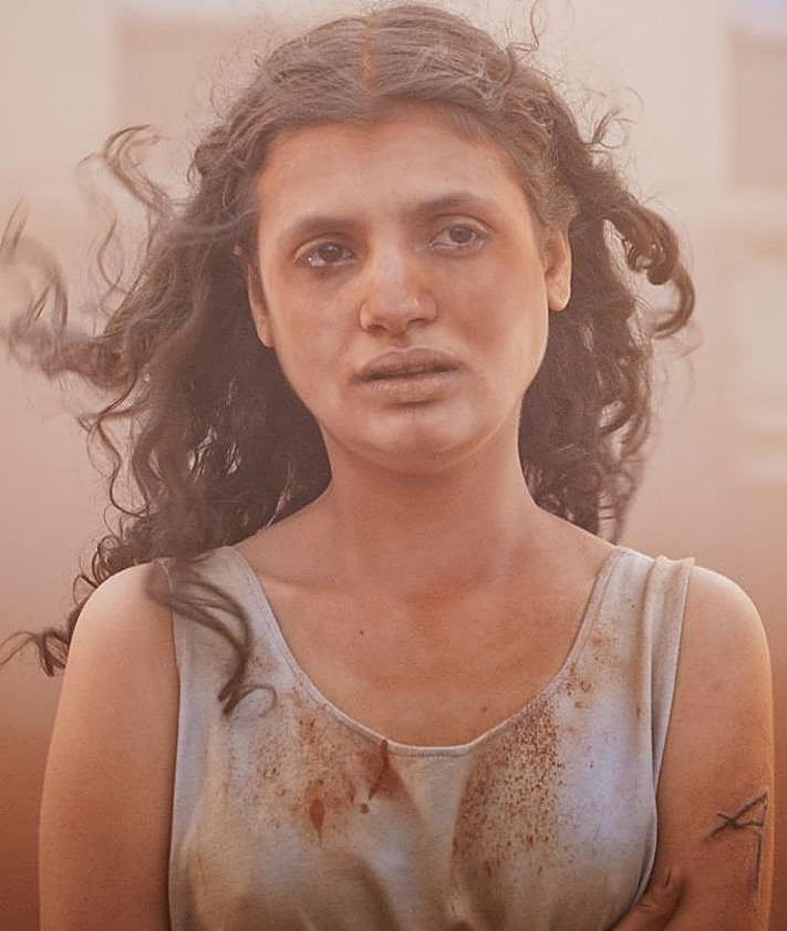 Imagen secundaria 2 - Tres fotogramas de la película.