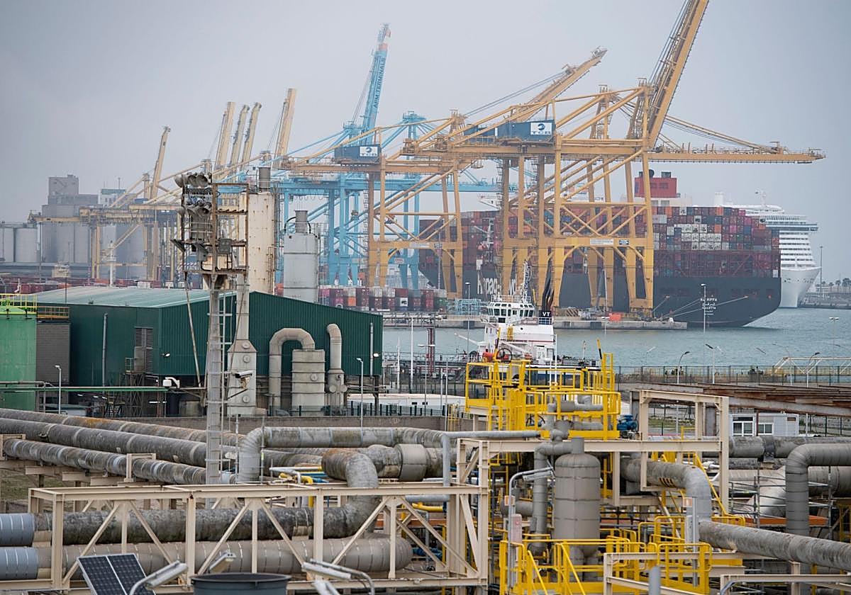 Planta de Enagás en Barcelona que conectará con Marsella a través del H2MED