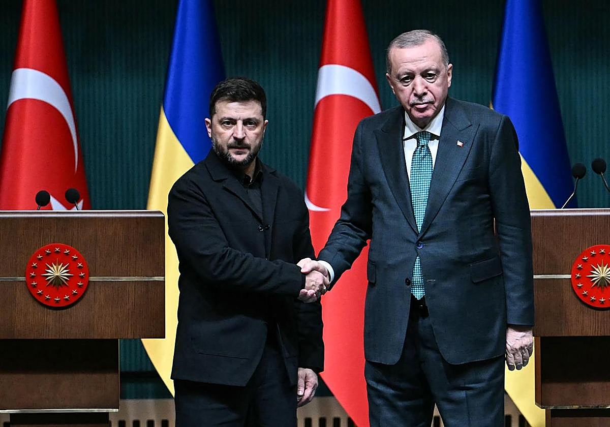 Volodímir Zelenski y Recep Tayyip Erdogan durante su encuentro este miércoles en Ankara.