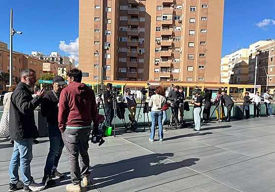 Medios de comunicación, a la espera de declaraciones en la puerta de la Ciudad de la Justicia.