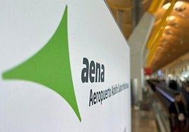 Logo de Aena en el aeropuerto Adolfo Suárez-Barajas.