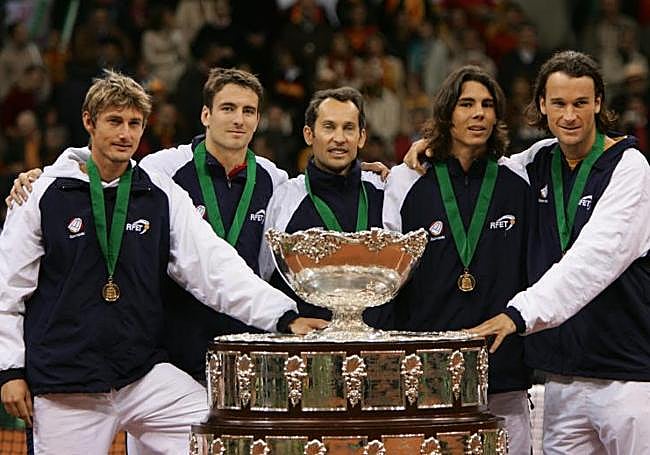 El equipo español, con la segunda 'Ensaladera'.