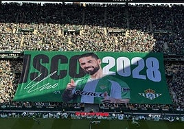 La lona gigante en la que se anuncia la renovación de Isco con el Betis.