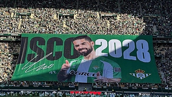 El Betis anuncia la renovación de Isco hasta 2028 con una lona gigante
