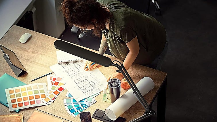 Las mejores lámparas de escritorio regulables para las jornadas de trabajo y estudio