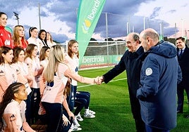 Ignacio Galán, presidente de Iberdrola, ha visitado a la selección española en la Ciudad del Fútbol de Las Rozas.