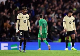 Lamine Yamal, cariacontecido al final de la primera parte.