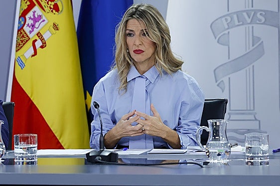 La vicepresidenta segunda y ministra de Trabajo, Yolanda Díaz en la rueda de prensa posterio al Consejo de Ministros.