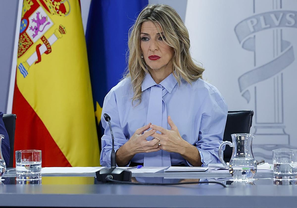 La vicepresidenta segunda y ministra de Trabajo, Yolanda Díaz en la rueda de prensa posterio al Consejo de Ministros.