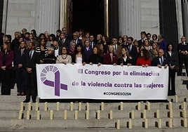 Concentración de los diputados a las puertas del Congreso.