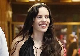 Quién es Loli Bahia, la modelo francesa amiga íntima de Rosalía: origen español, pasión por el jazz y debut en el cine