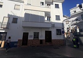 Imagen de la vivienda en la que se produjo la tragedia en el barrio torroxeño del Pontil.