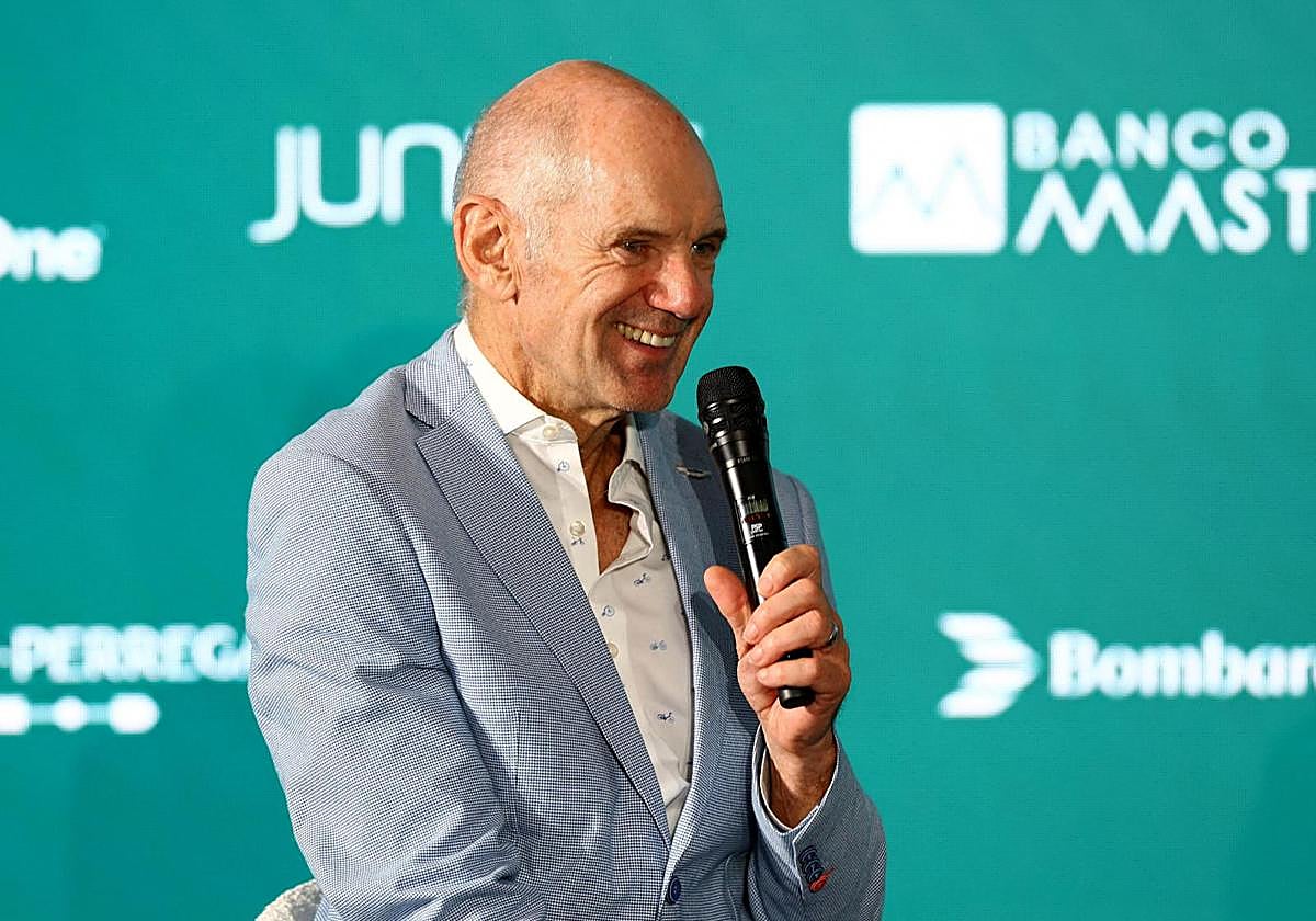 Adrian Newey, durante su presentación con Aston Martin.