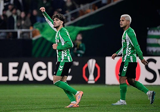 Abde y el Cucho Hernández, autores de los goles del Betis.