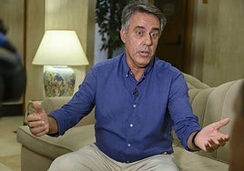 Joaquín Parra en una entrevista en HOY.