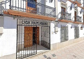 Fachada del Ayuntamiento de Pinos Puente.