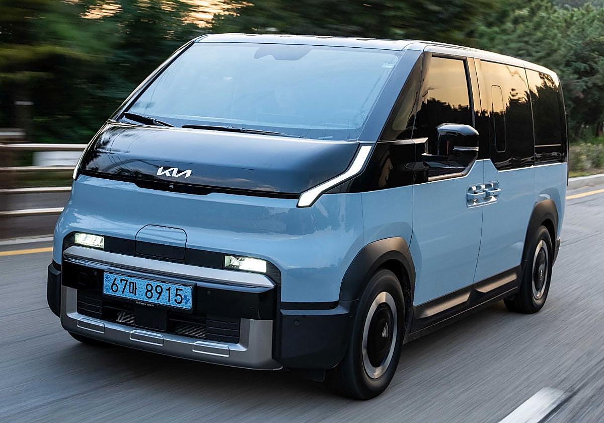 The van can accommodate two Euro pallets