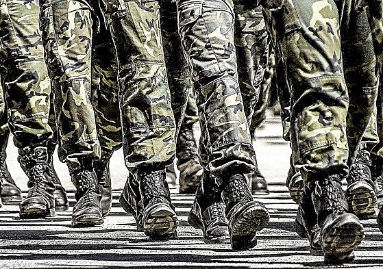 El servicio militar obligatorio acabó en España en 2001.